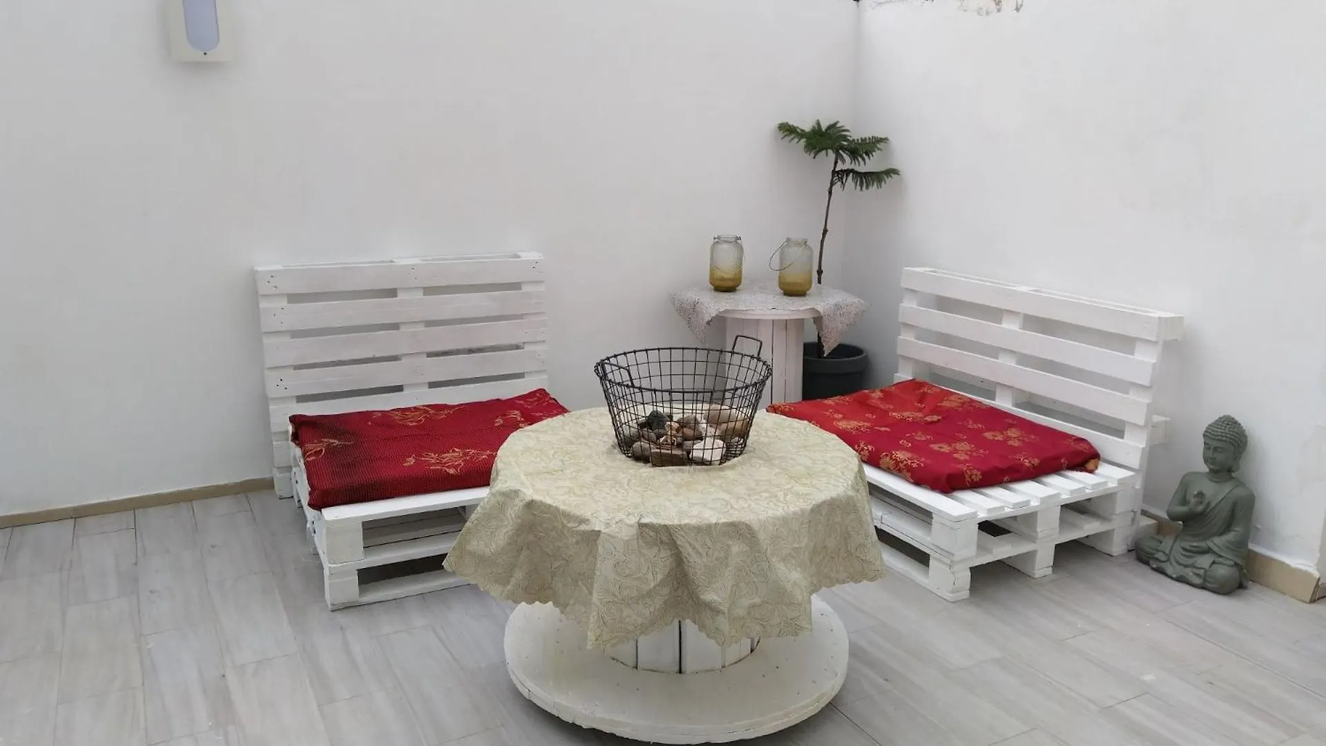 Sweet Home Casa Blanca
